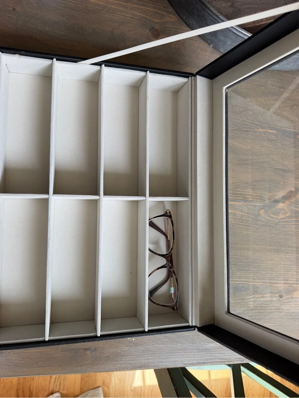 Leather-Style sunglasses Organizer Box with Glass Top - Black